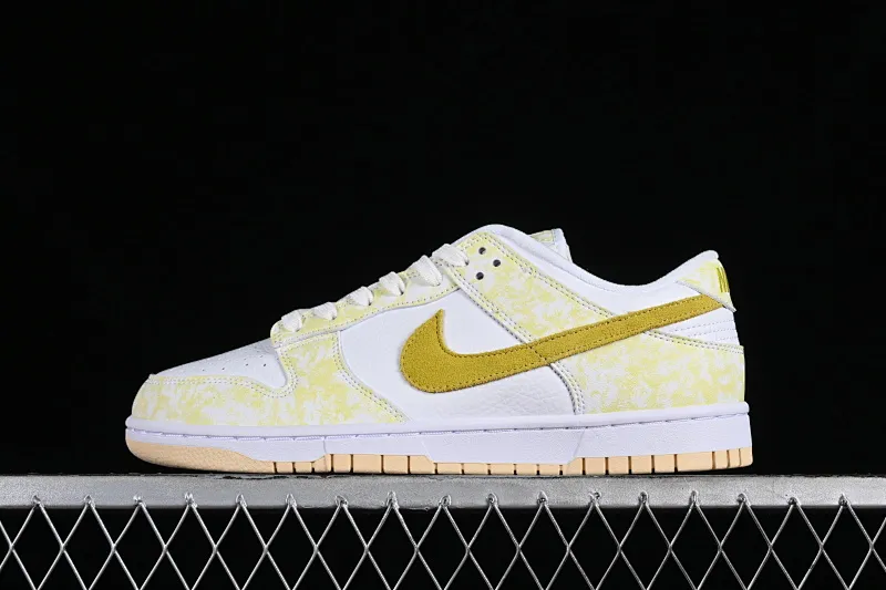 All categories Nk SB Dunk series Nk SB Dunk Low low-top sneakers Nk SB Dunk Low Prm yellow and white color SB smashed backboard fashion casual sneakers DM9467-700